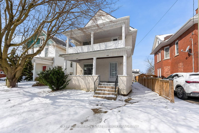 221 Hellems Ave, Welland, L3B 3B6 | Image 2