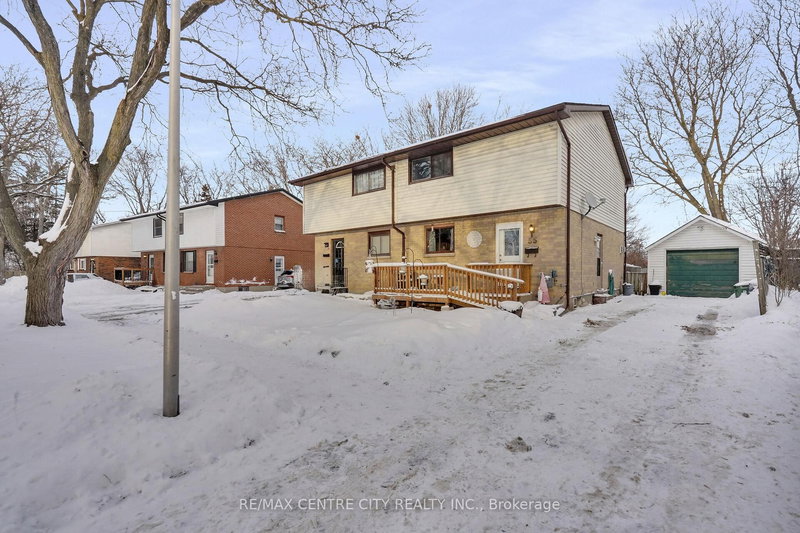 55 Mohegan Cres, London East, N5V 2X7 | Image 2