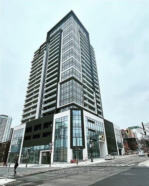 1009 - 15 Queen Street S S
