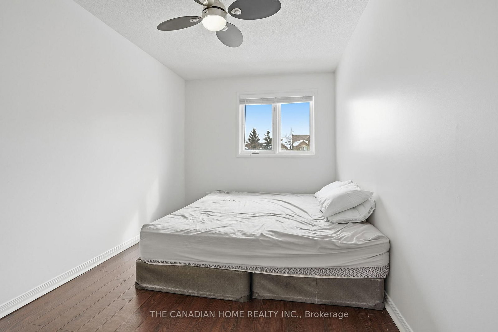 Townhouse for sale at 29-1889 Upper Wentworth Street, Hamilton, Ontario, L9B 2T8 - Chappel - MLS: X12767166