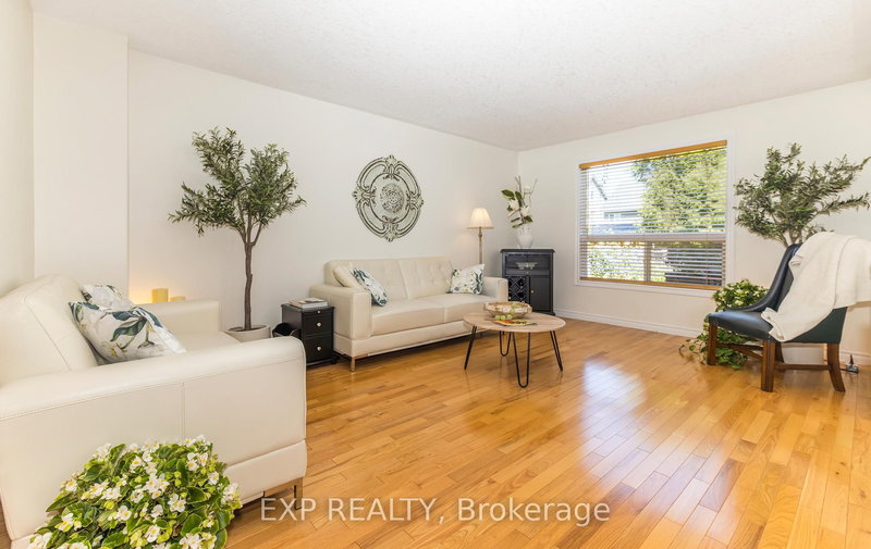 105 Hampson Cres, Guelph/Eramosa, N0B 2K0 | Image 3