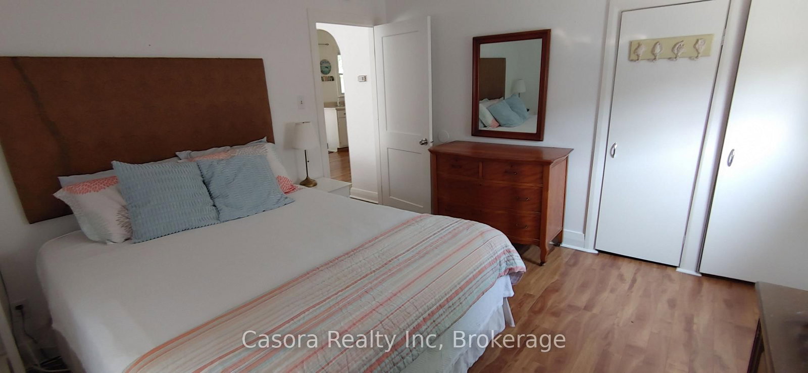 Detached House for sale at 322 Oxford Avenue, Fort Erie, Ontario, L0S 1B0 - Crystal Beach - MLS: X12767374