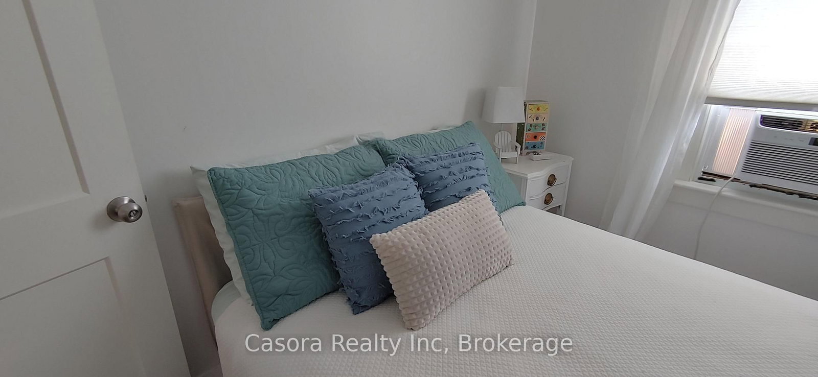 Detached House for sale at 322 Oxford Avenue, Fort Erie, Ontario, L0S 1B0 - Crystal Beach - MLS: X12767374