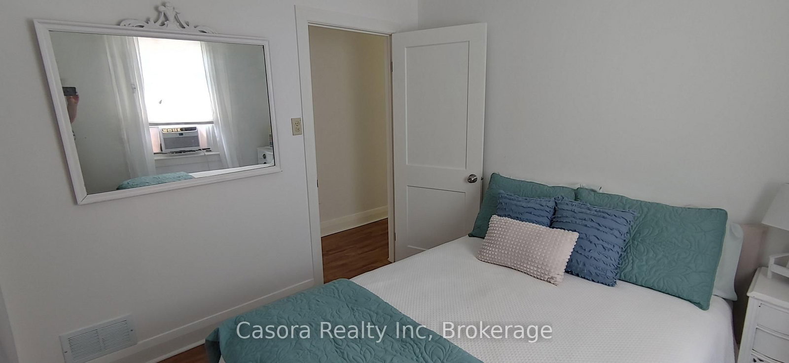 Detached House for sale at 322 Oxford Avenue, Fort Erie, Ontario, L0S 1B0 - Crystal Beach - MLS: X12767374