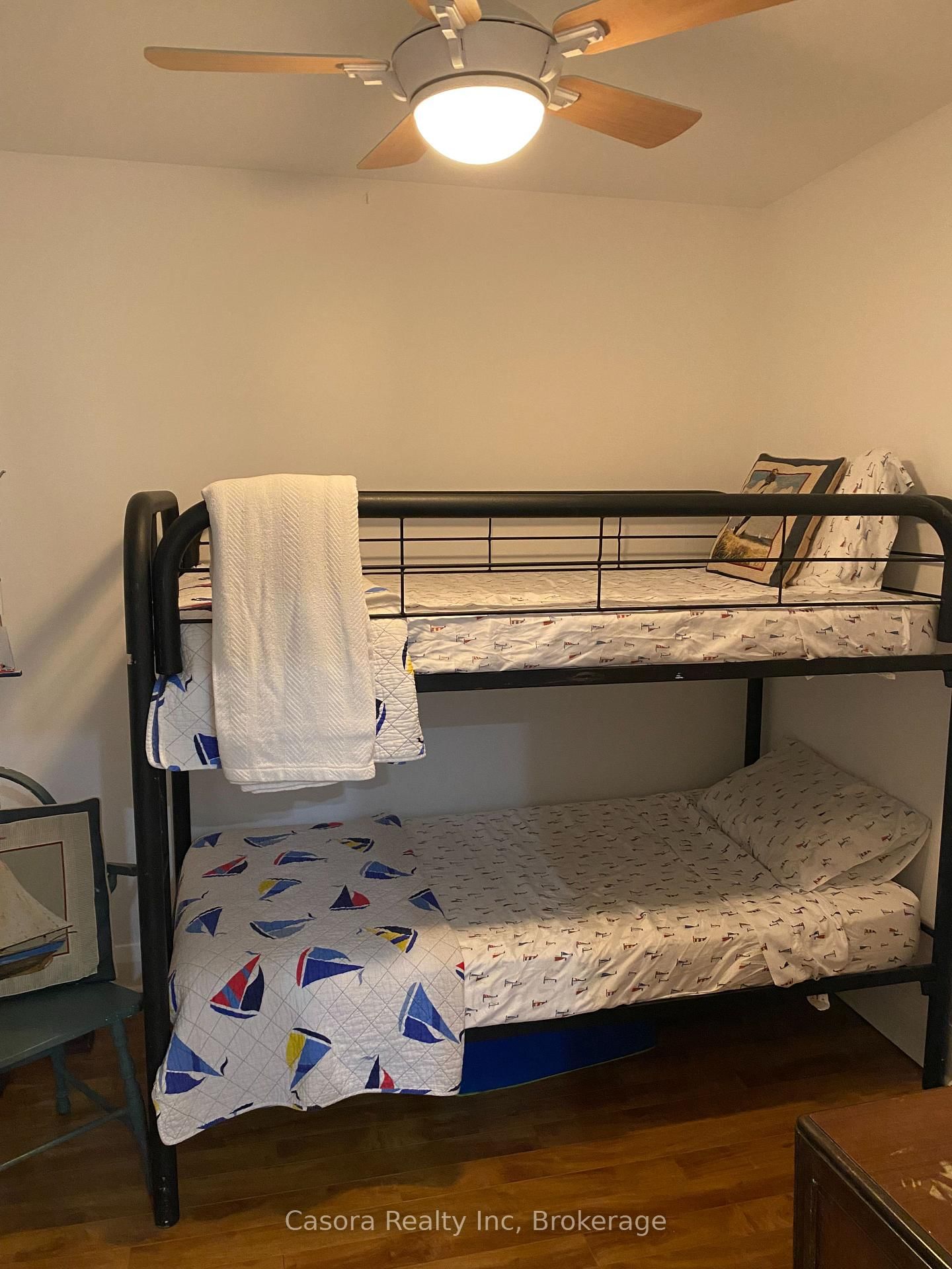 Detached House for sale at 322 Oxford Avenue, Fort Erie, Ontario, L0S 1B0 - Crystal Beach - MLS: X12767374