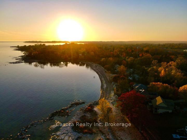 Detached House for sale at 322 Oxford Avenue, Fort Erie, Ontario, L0S 1B0 - Crystal Beach - MLS: X12767374