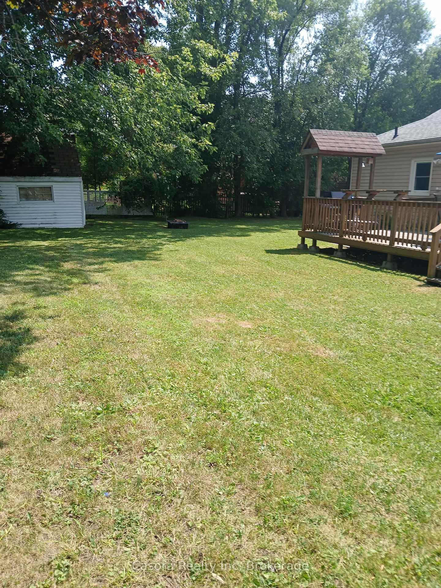 Detached House for sale at 322 Oxford Avenue, Fort Erie, Ontario, L0S 1B0 - Crystal Beach - MLS: X12767374