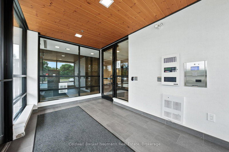 210 - 247 Northfield Dr E, Waterloo, N2K 0H1 | Image 3