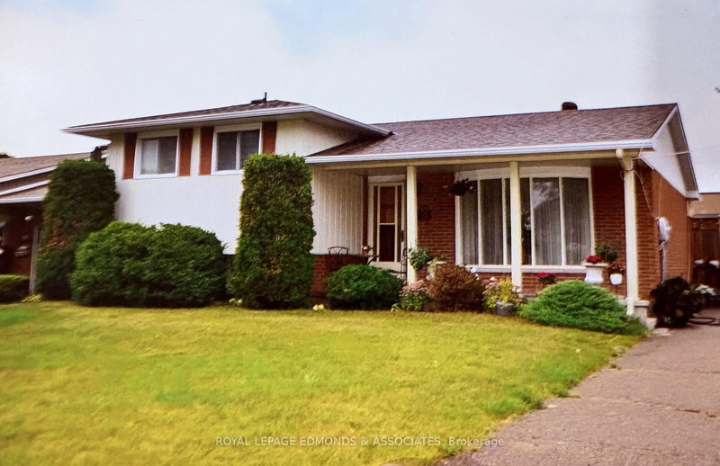 20 Maple Ave, Petawawa, K8H 2Y5 | Image 3