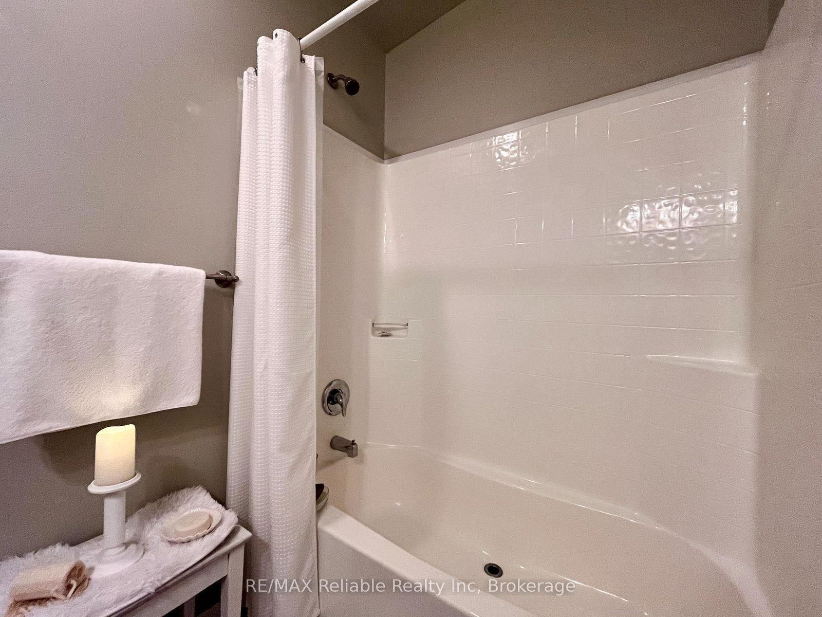 Detached House for sale at 52 Cherokee Lane, Ashfield-Colborne-Wawanosh, Ontario, N7A 3Y2 - Colborne - MLS: X12767928