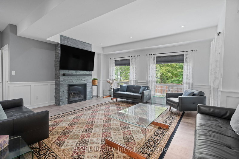 1018 Kerby St, Fort Erie, L2A 0B9 | Image 2