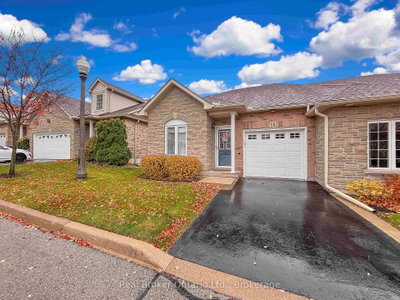 Townhouse sold at 15-566 Southridge Drive, Hamilton, Ontario, L9C 7W5 - Mountview - MLS: X12768582