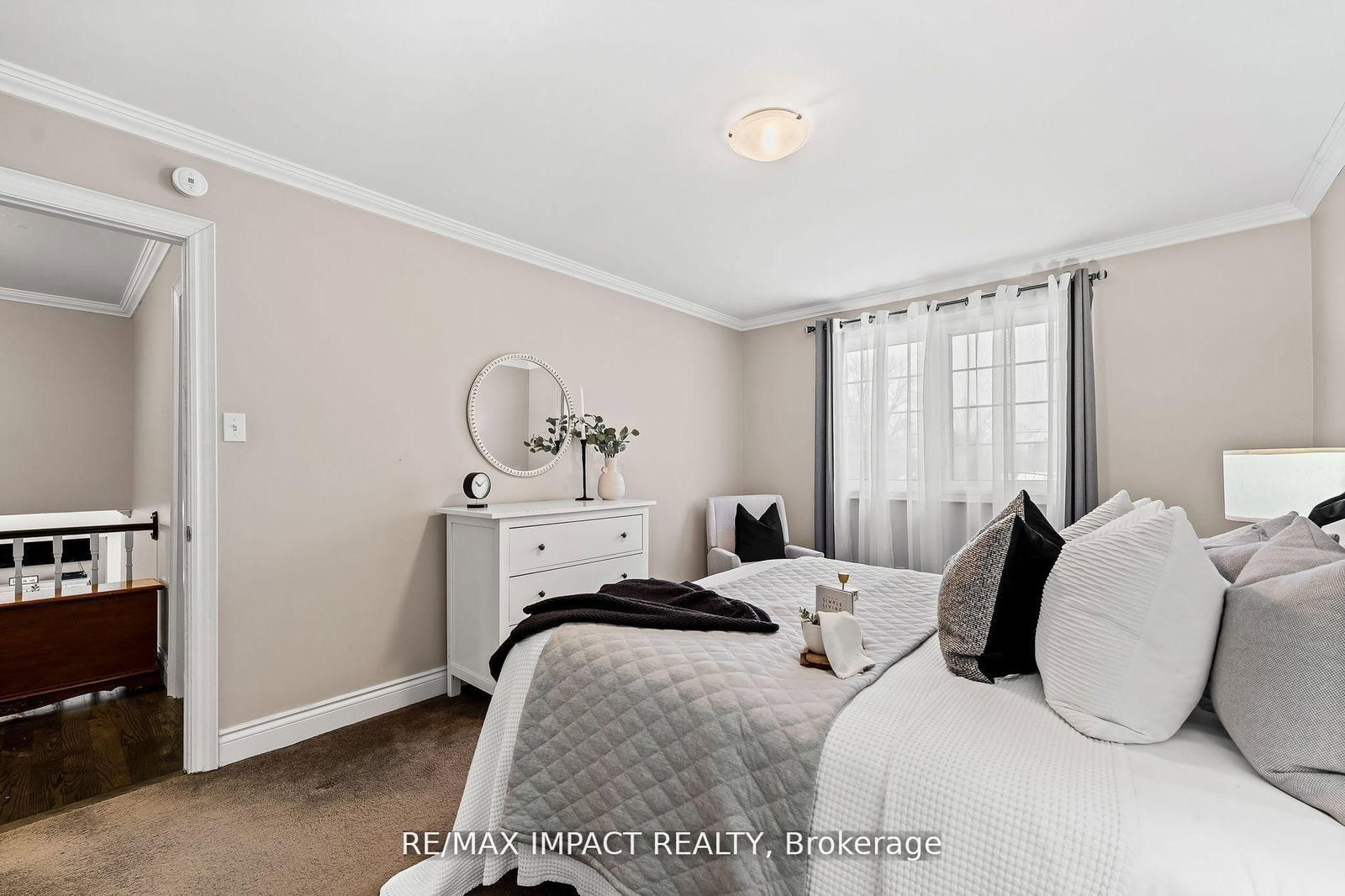 Detached House for sale at 1158 Weller Street, Peterborough, Ontario, K9J 7M8 - Monaghan Ward 2 - MLS: X12769118