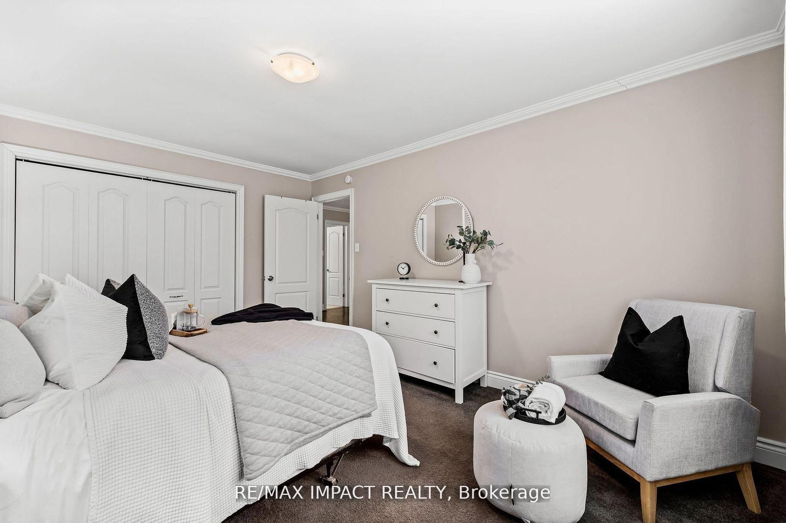 Detached House for sale at 1158 Weller Street, Peterborough, Ontario, K9J 7M8 - Monaghan Ward 2 - MLS: X12769118