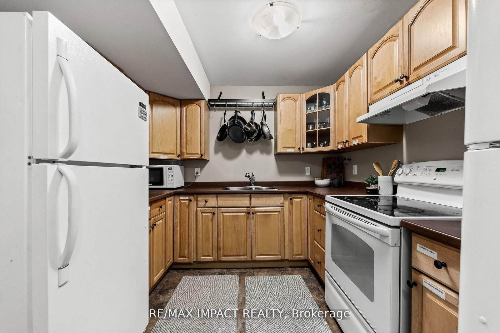 Detached House for sale at 1158 Weller Street, Peterborough, Ontario, K9J 7M8 - Monaghan Ward 2 - MLS: X12769118