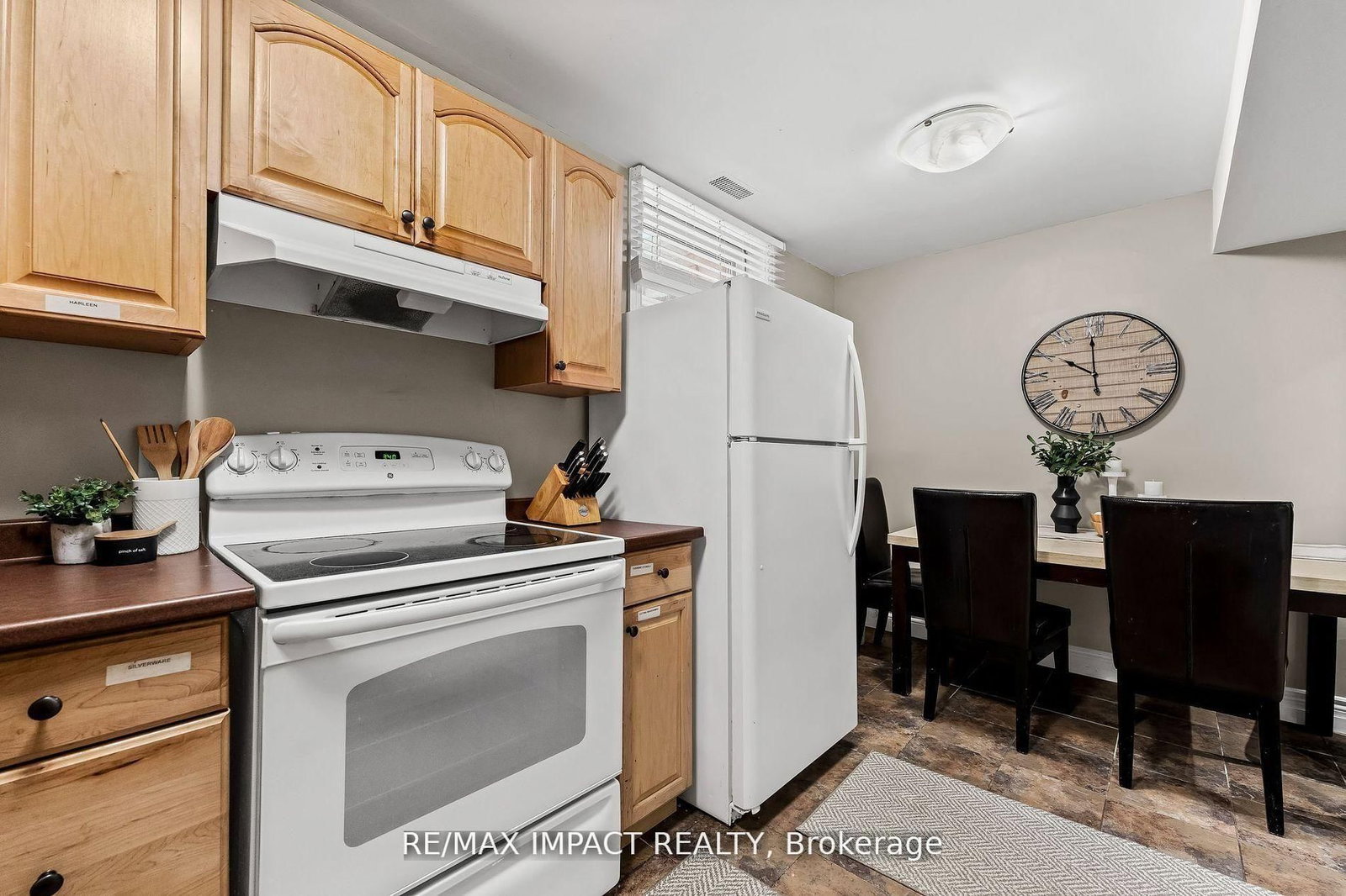 Detached House for sale at 1158 Weller Street, Peterborough, Ontario, K9J 7M8 - Monaghan Ward 2 - MLS: X12769118