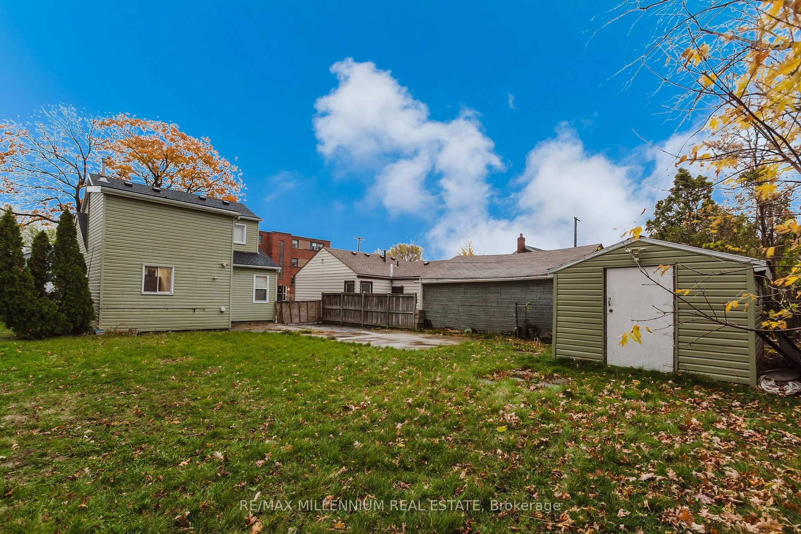 Detached House for sale at 50 East 33rd Street, Hamilton, Ontario, L8V 3T1 - Raleigh - MLS: X12769828