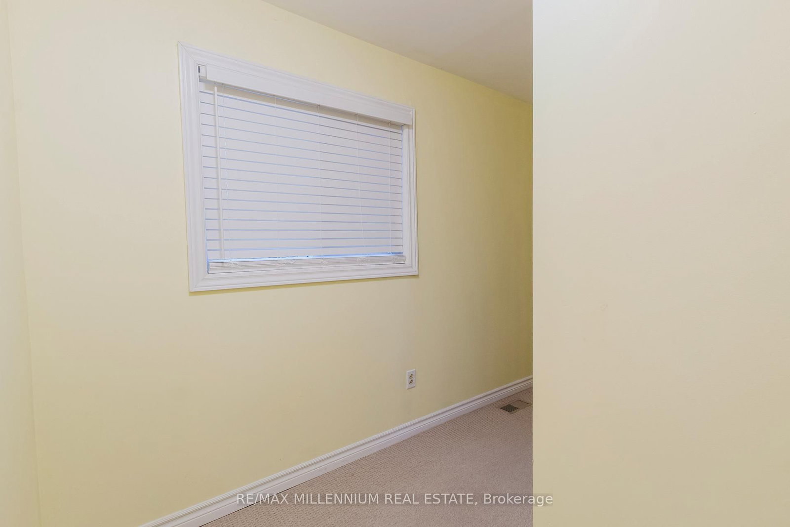 Detached House for sale at 50 East 33rd Street, Hamilton, Ontario, L8V 3T1 - Raleigh - MLS: X12769828