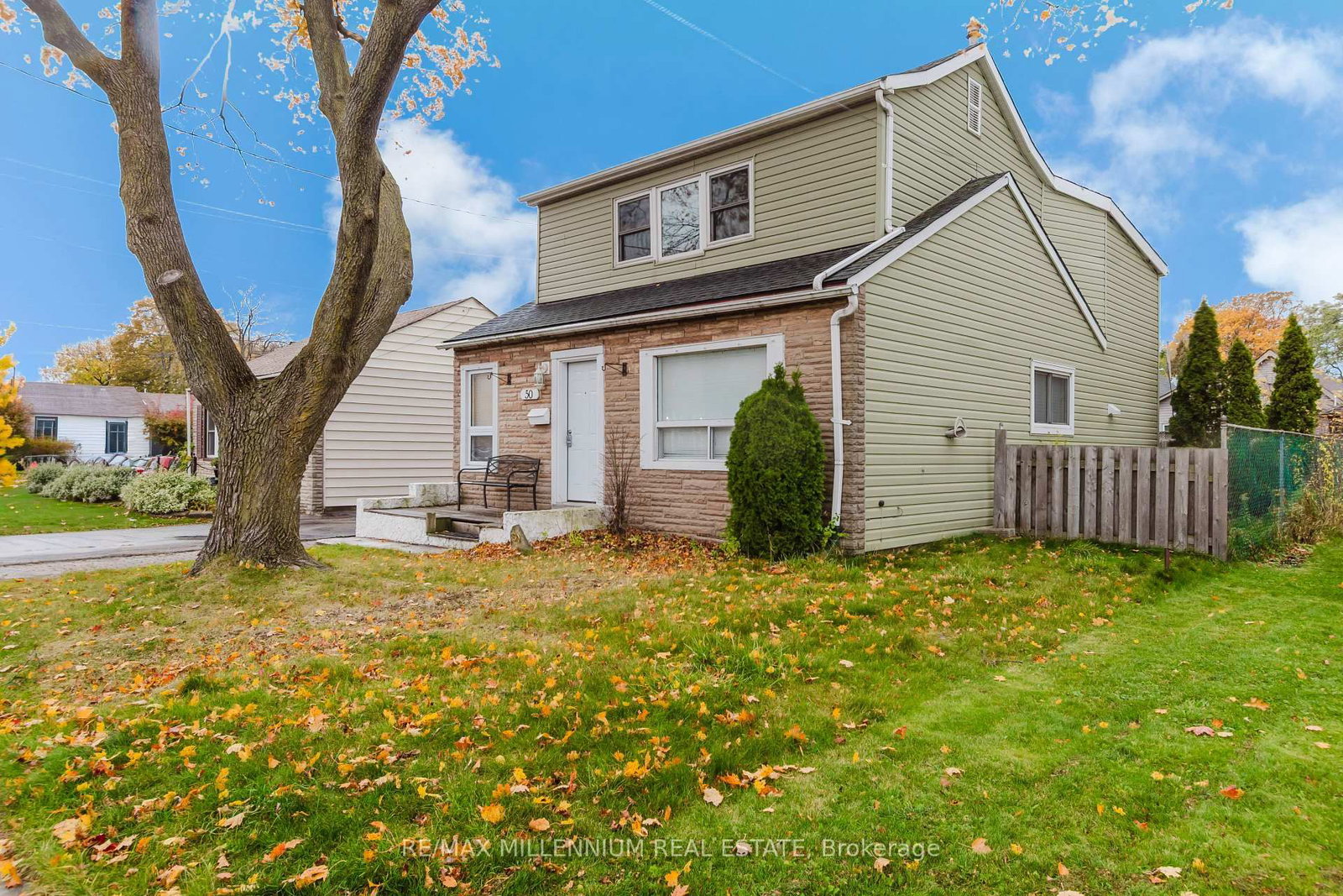 Detached House for sale at 50 East 33rd Street, Hamilton, Ontario, L8V 3T1 - Raleigh - MLS: X12769828