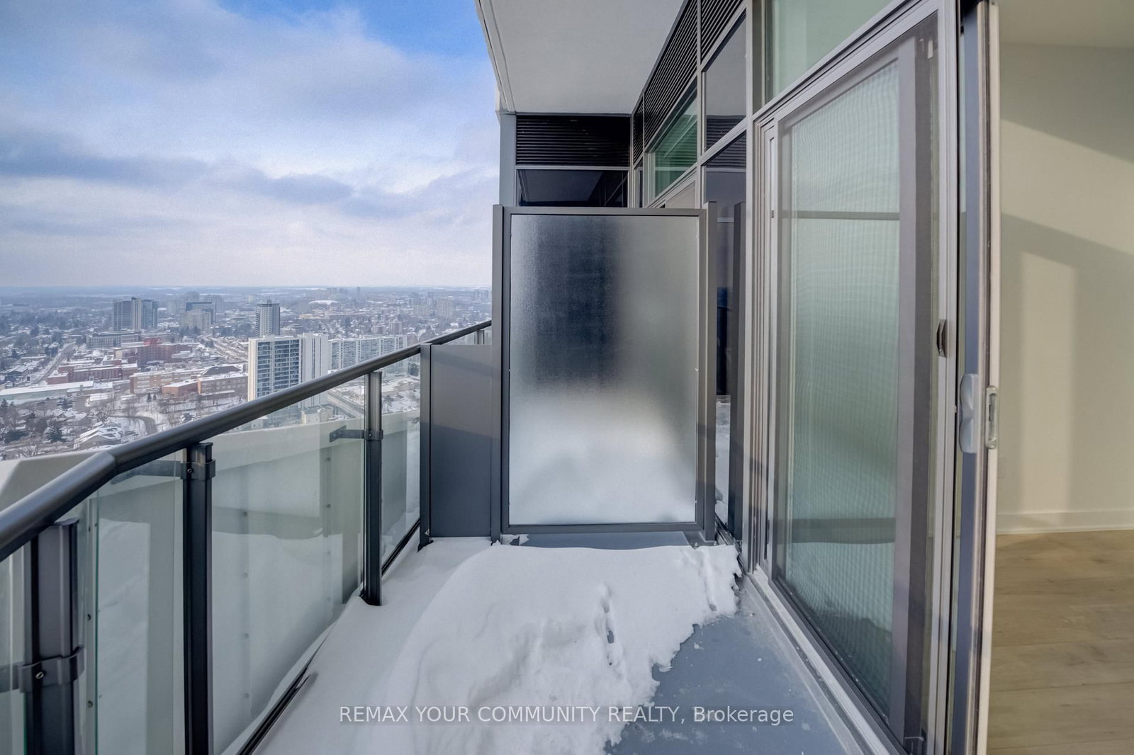 25 Wellington Street, Unit 3704 - Photo 32