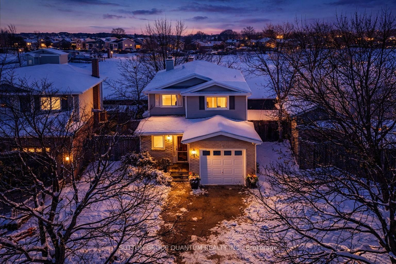 Detached House sold at 32 Capri Street, Thorold, Ontario, L2V 4S8 - Confederation Heights - MLS: X12770448