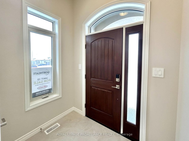 19 - 99 Cloverleaf Dr, Belleville, K8N 4Z5 | Image 2