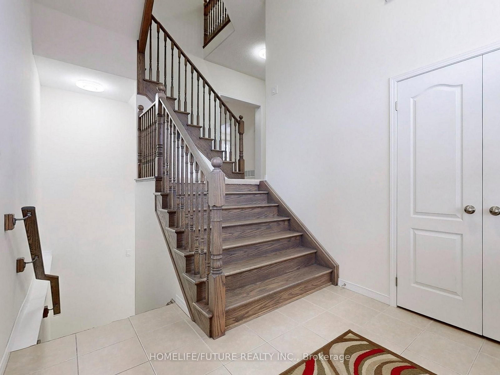 Detached House for sale at 526 Joslin Street, Peterborough, Ontario, K9J 0H9 - Monaghan Ward 2 - MLS: X12770816