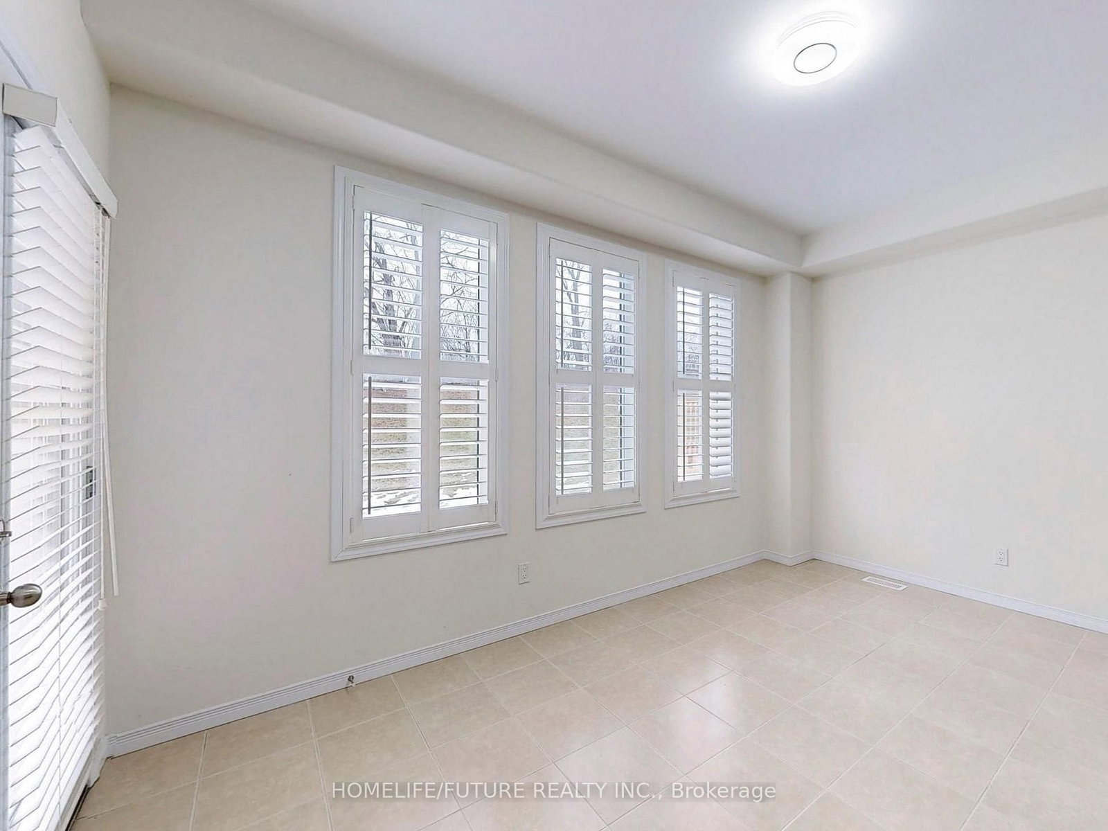 Detached House for sale at 526 Joslin Street, Peterborough, Ontario, K9J 0H9 - Monaghan Ward 2 - MLS: X12770816