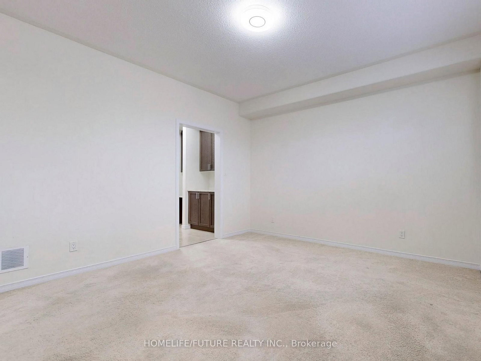 Detached House for sale at 526 Joslin Street, Peterborough, Ontario, K9J 0H9 - Monaghan Ward 2 - MLS: X12770816