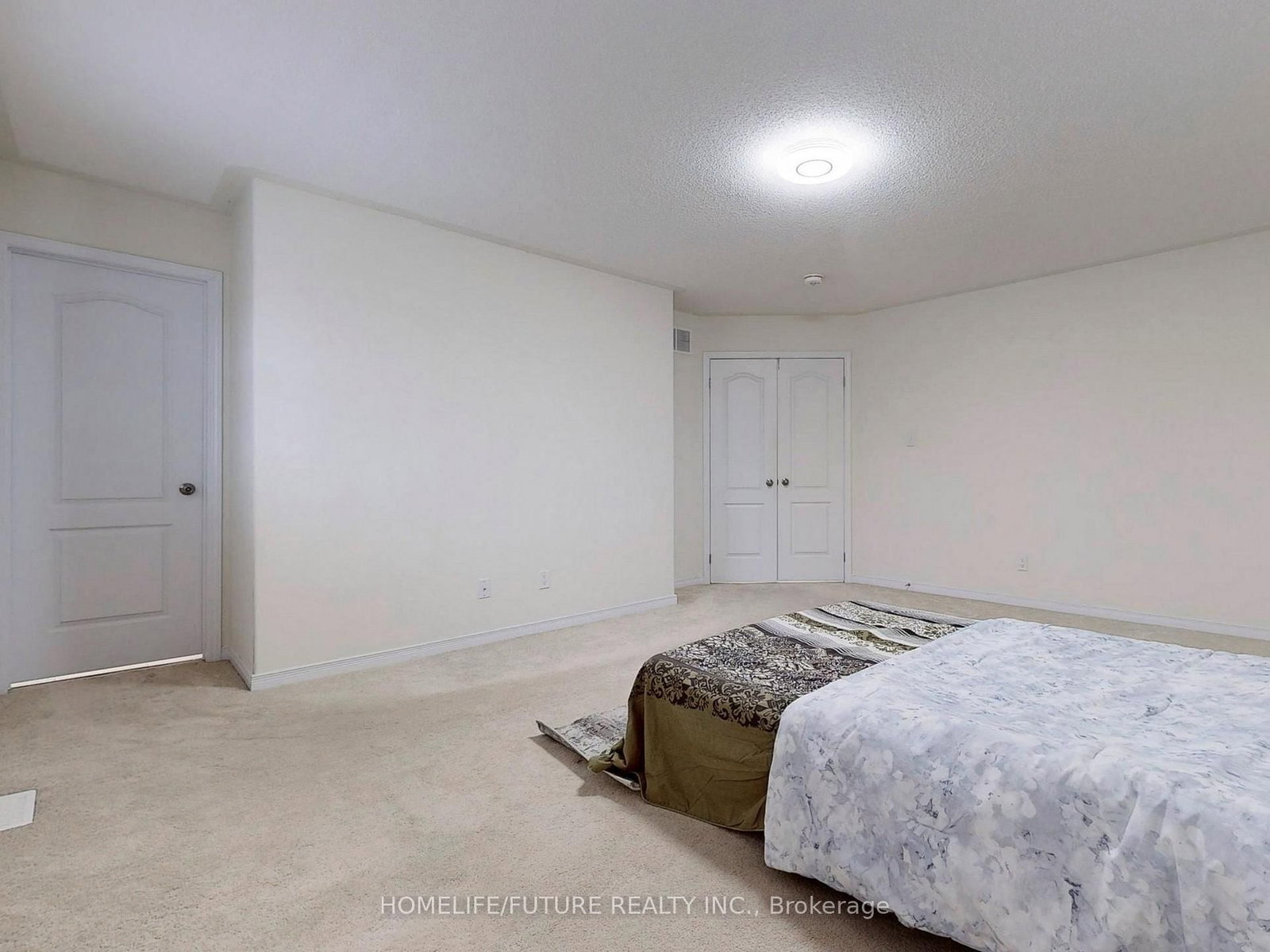 Detached House for sale at 526 Joslin Street, Peterborough, Ontario, K9J 0H9 - Monaghan Ward 2 - MLS: X12770816