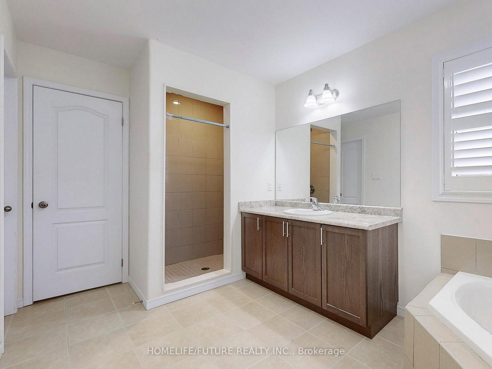 Detached House for sale at 526 Joslin Street, Peterborough, Ontario, K9J 0H9 - Monaghan Ward 2 - MLS: X12770816