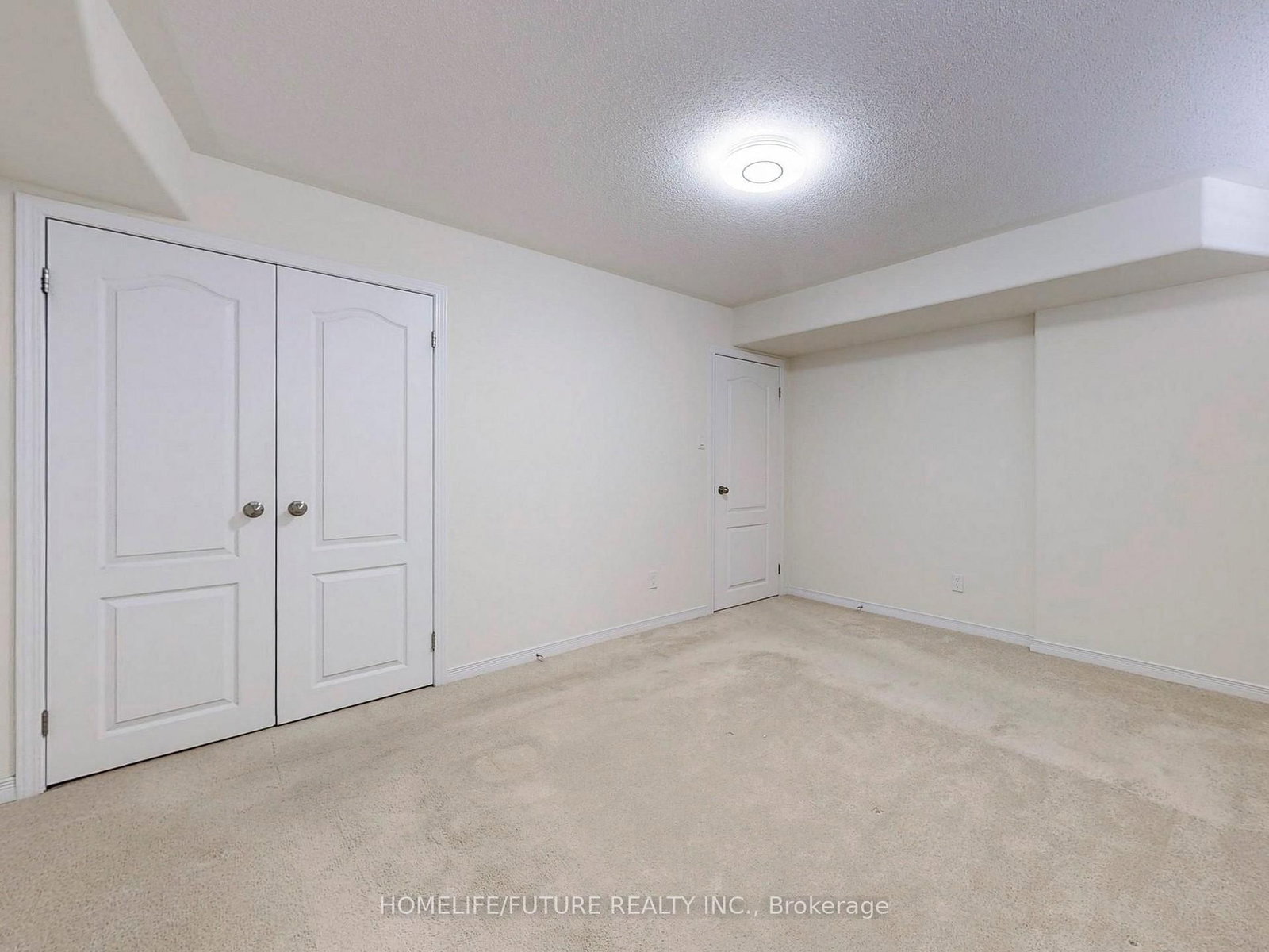 Detached House for sale at 526 Joslin Street, Peterborough, Ontario, K9J 0H9 - Monaghan Ward 2 - MLS: X12770816