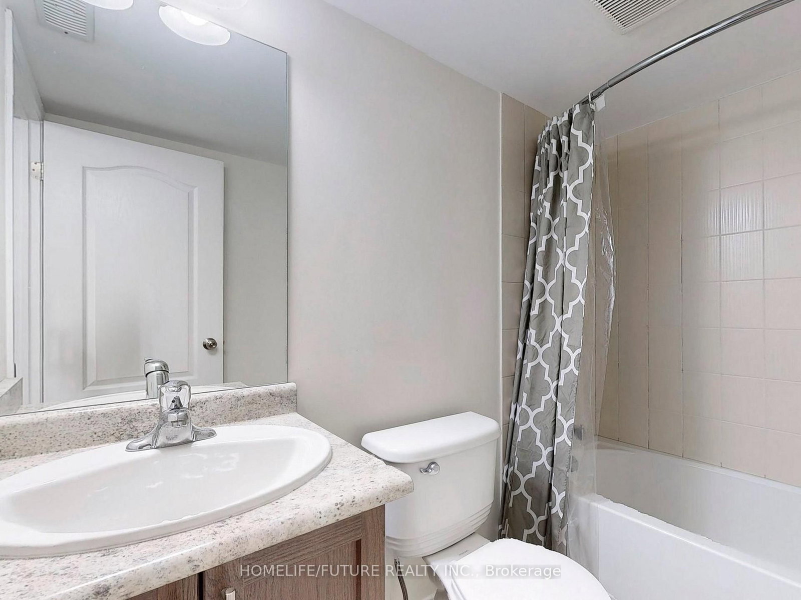 Detached House for sale at 526 Joslin Street, Peterborough, Ontario, K9J 0H9 - Monaghan Ward 2 - MLS: X12770816