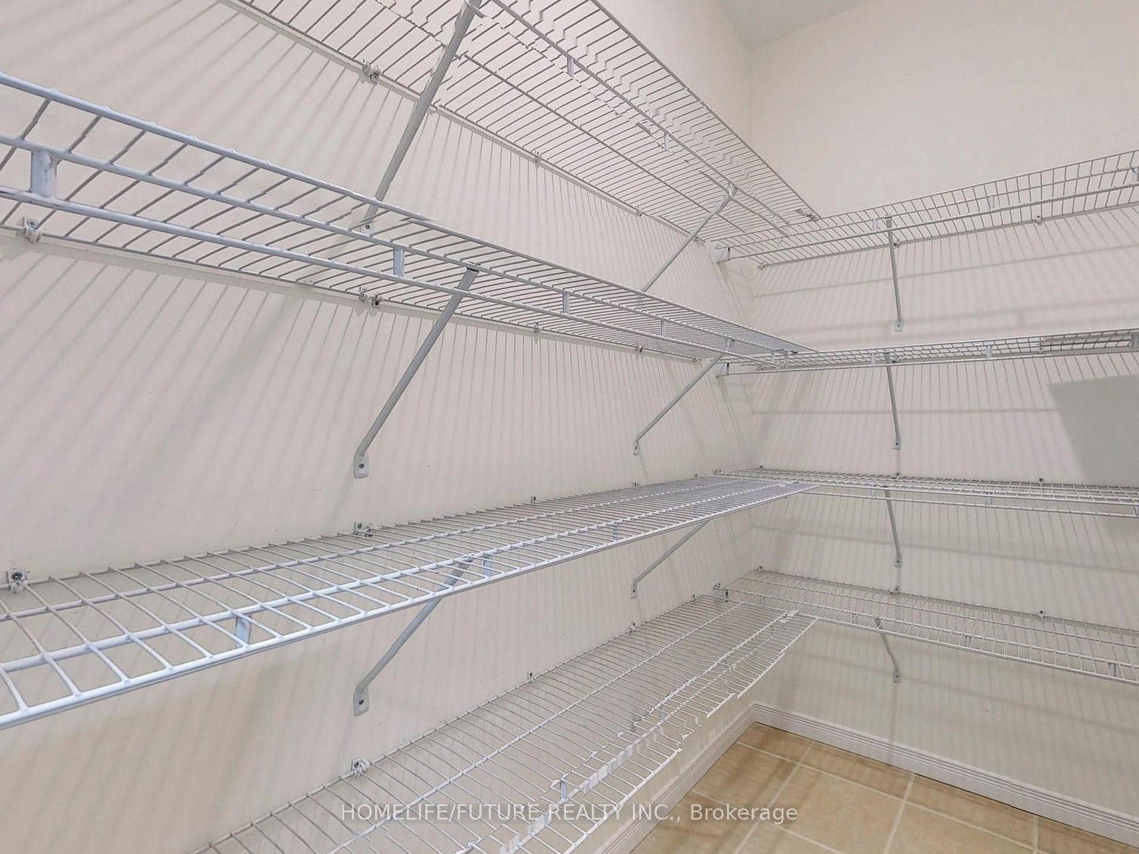 Detached House for sale at 526 Joslin Street, Peterborough, Ontario, K9J 0H9 - Monaghan Ward 2 - MLS: X12770816