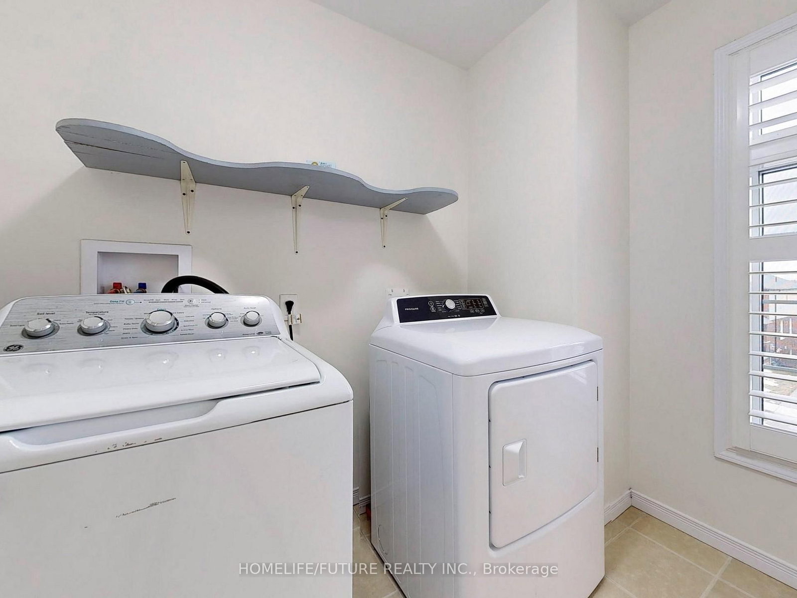 Detached House for sale at 526 Joslin Street, Peterborough, Ontario, K9J 0H9 - Monaghan Ward 2 - MLS: X12770816