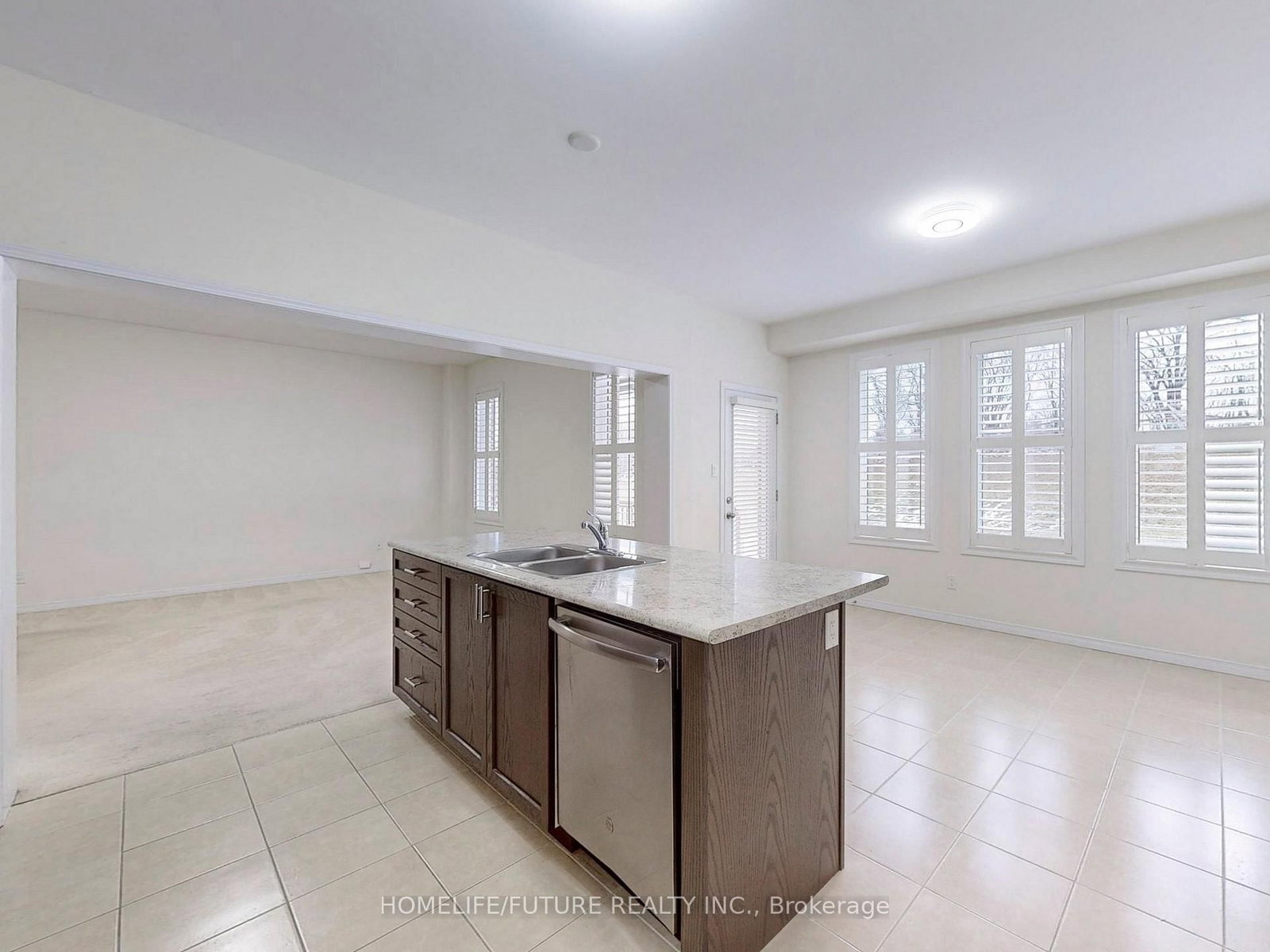 Detached House for sale at 526 Joslin Street, Peterborough, Ontario, K9J 0H9 - Monaghan Ward 2 - MLS: X12770816