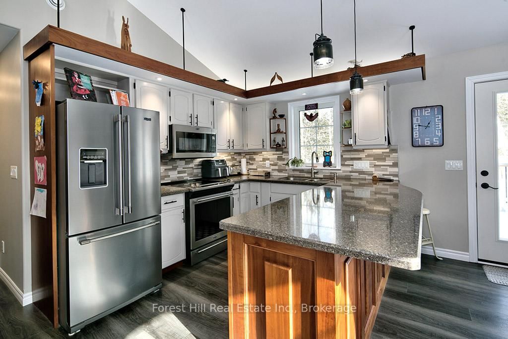 634341 Artemesia Glenelg Townline • Grey Highlands, ON photo 9