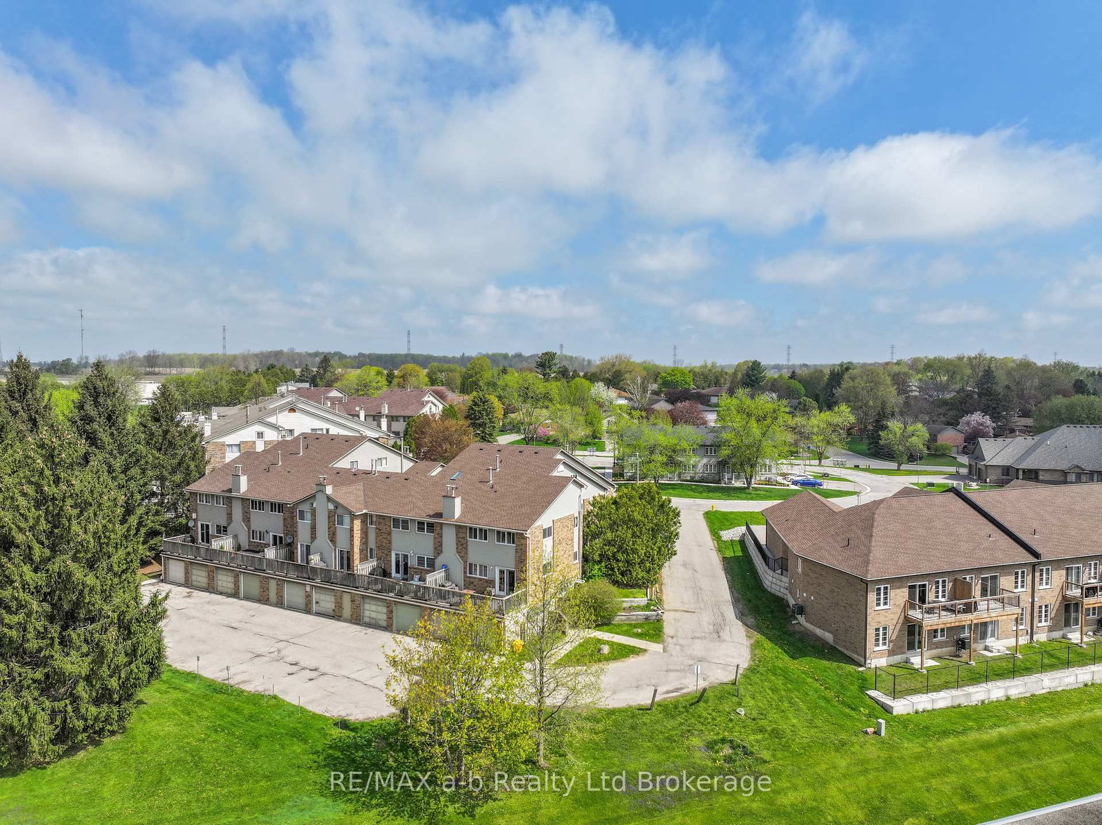 19 WREN Court • #8 • Tillsonburg, ON photo 26