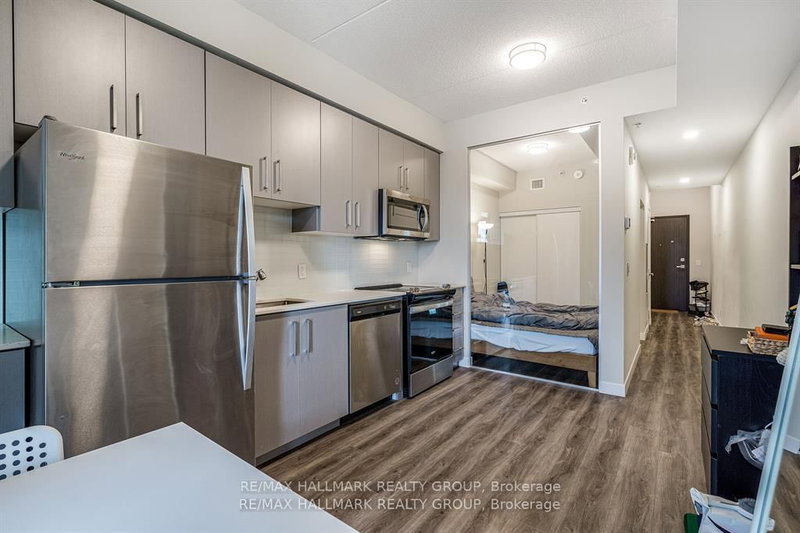 1006 - 15 Queen St S, Hamilton, L8P 0C6 | Image 3