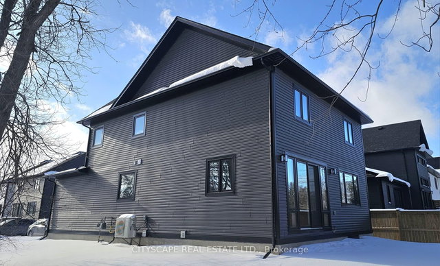 20-297 Whiting Street