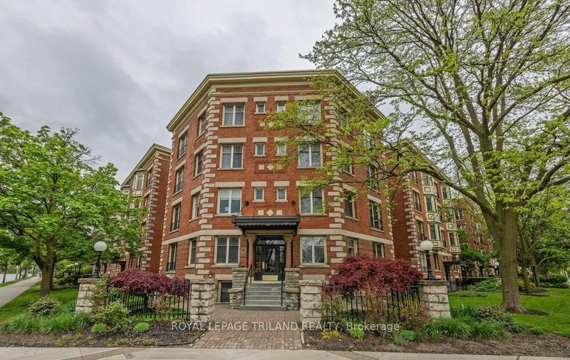 home for sale on 306-460 Wellington Street
