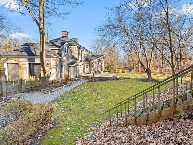 10187 Lakeshore Road W