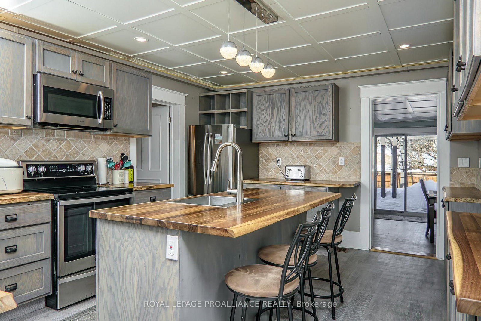 Detached House for sale at 146 Creswell Drive, Quinte West, Ontario, K8V 3H5 - Trenton Ward - MLS: X12772436