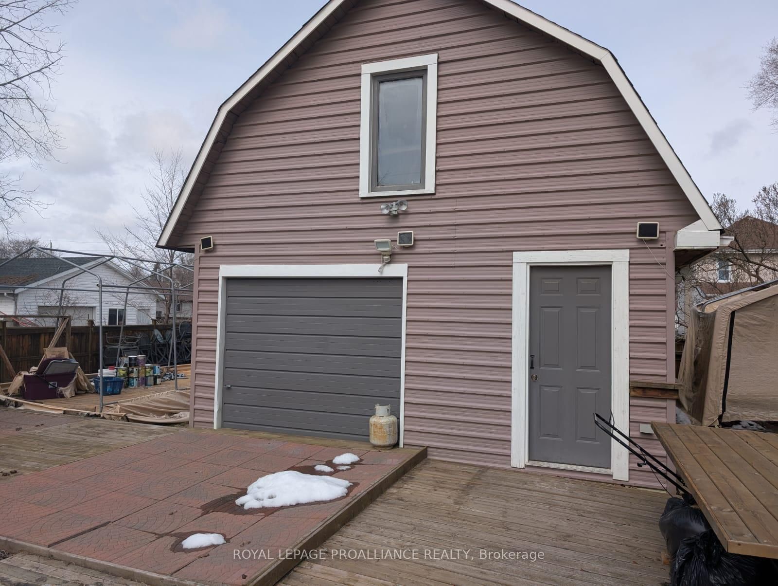 Detached House for sale at 146 Creswell Drive, Quinte West, Ontario, K8V 3H5 - Trenton Ward - MLS: X12772436