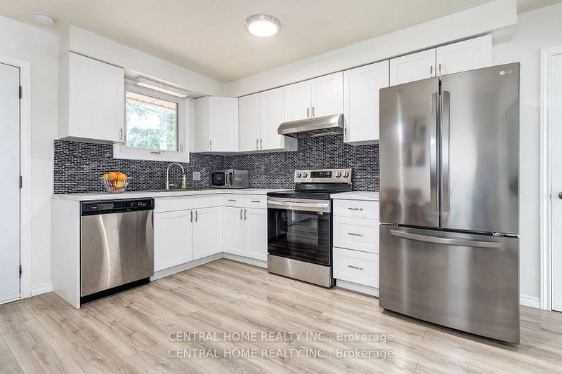 92 Pinemeadow Cres, Waterloo, N2T 1A7 | Image 2