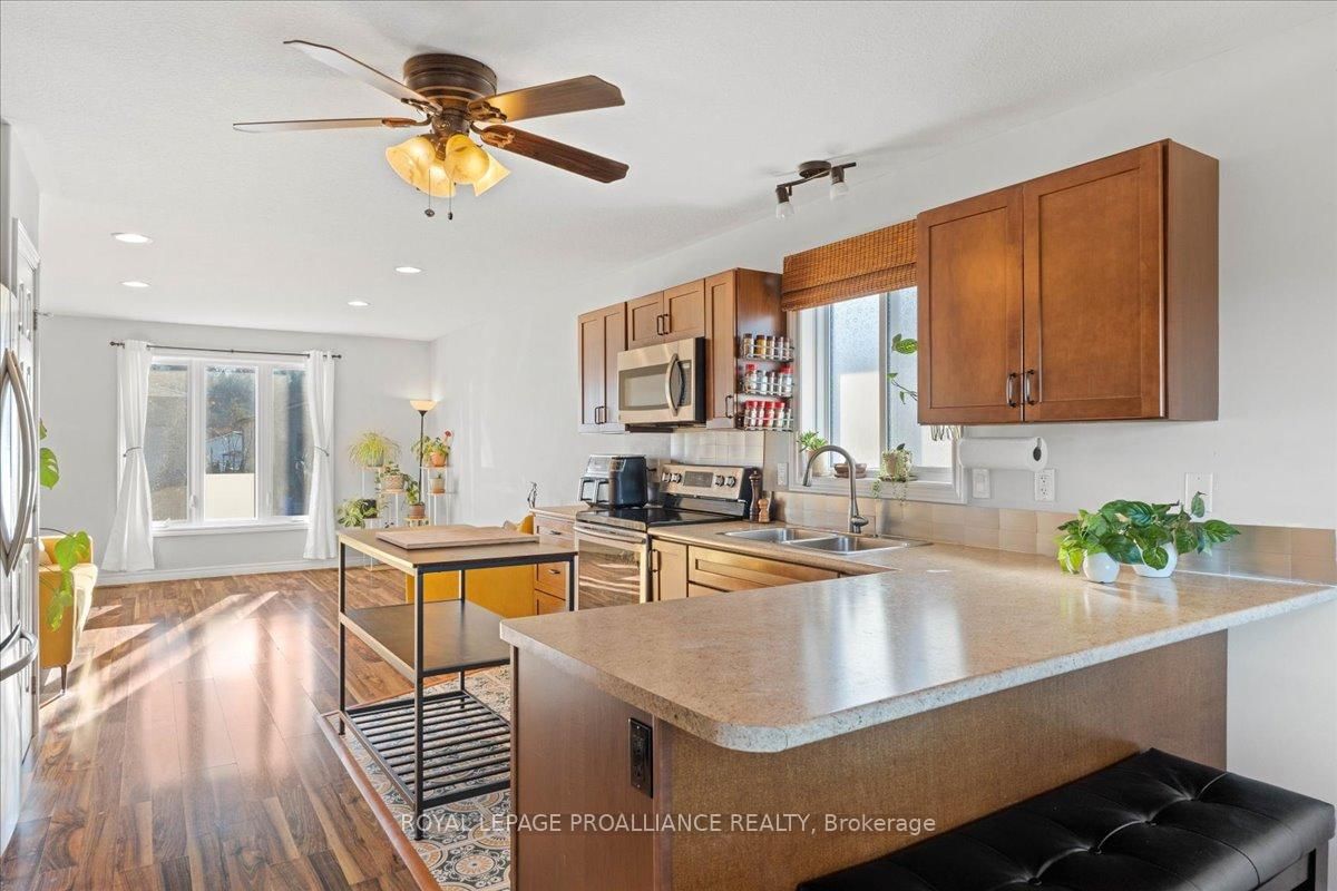 Detached House for sale at 189 Nicholas Street, Quinte West, Ontario, K8V 6E8 - Murray Ward - MLS: X12772602