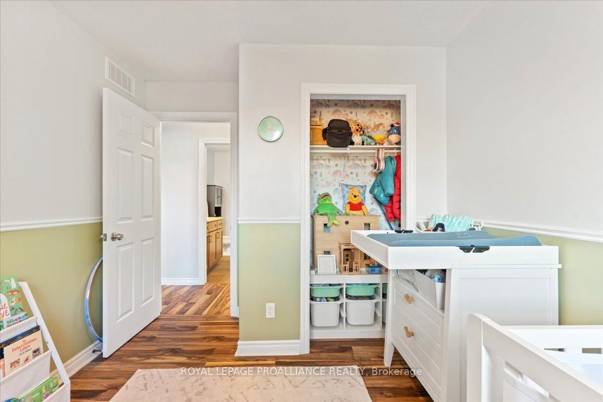 Detached House for sale at 189 Nicholas Street, Quinte West, Ontario, K8V 6E8 - Murray Ward - MLS: X12772602