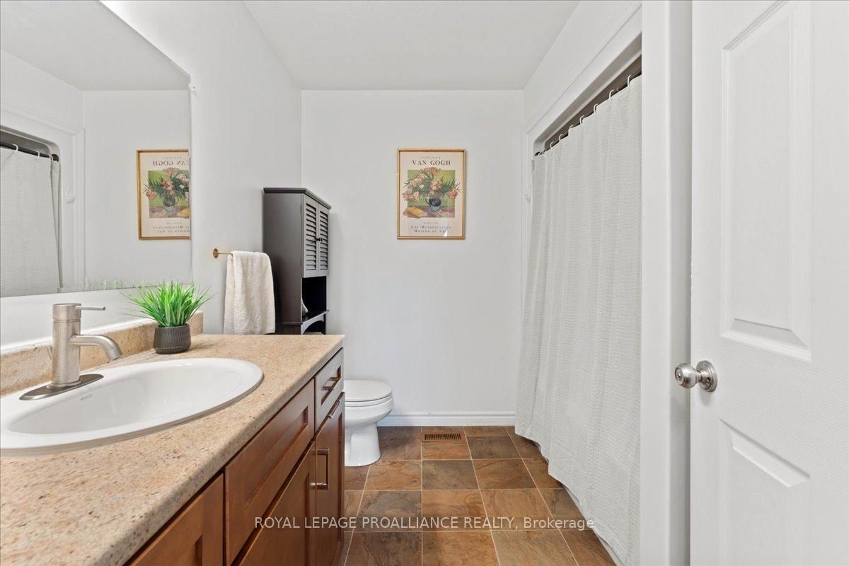 Detached House for sale at 189 Nicholas Street, Quinte West, Ontario, K8V 6E8 - Murray Ward - MLS: X12772602