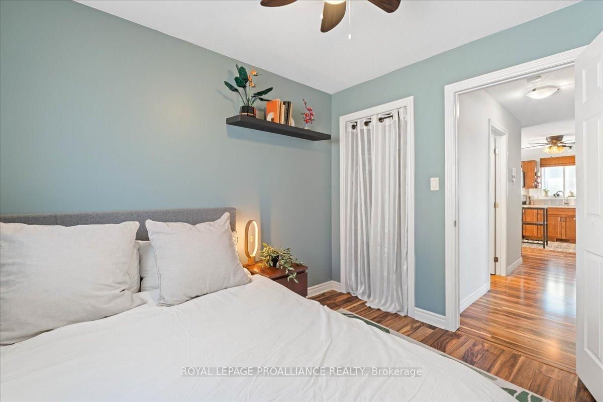 Detached House for sale at 189 Nicholas Street, Quinte West, Ontario, K8V 6E8 - Murray Ward - MLS: X12772602