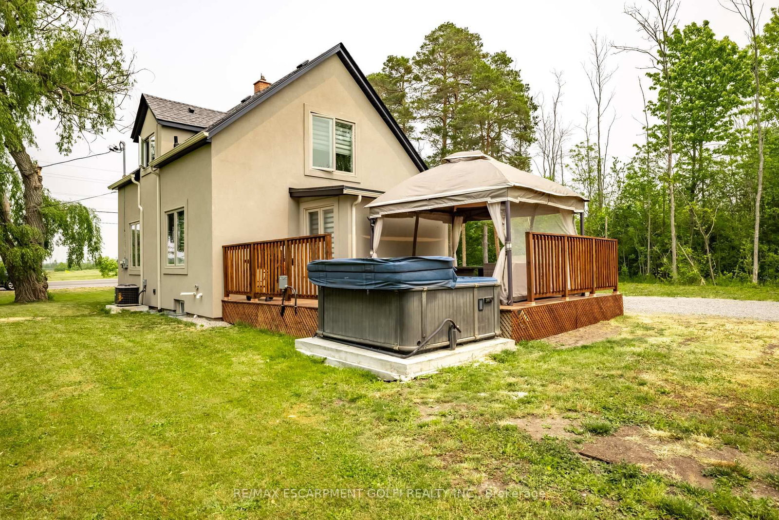 Detached House for sale at 3545 Garrison Road, Fort Erie, Ontario, L0S 1N0 - Ridgeway - MLS: X12772984